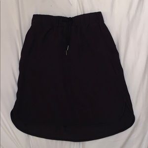 Lululemon | black on the fly skirt | size 6